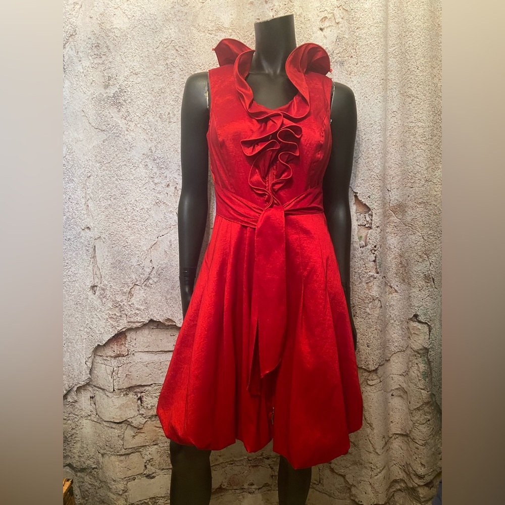 Frank Lyman Red Sateen Pouff Dress 🇨🇦